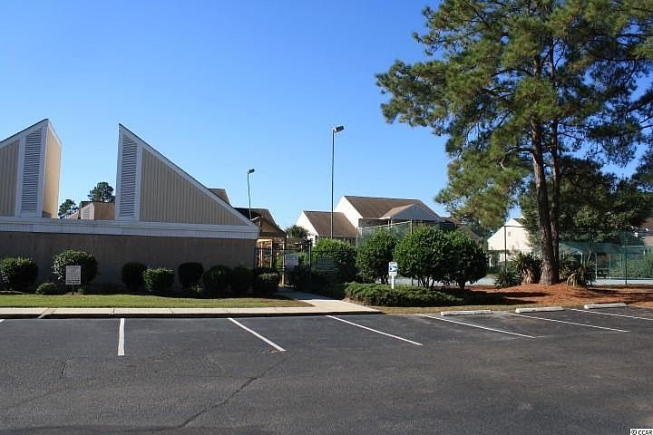 2nd image of 1025 Plantation Dr W