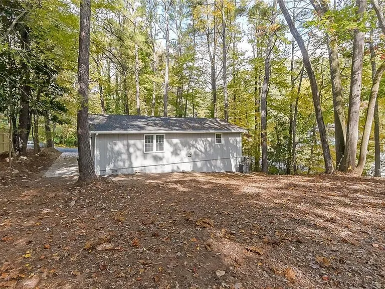 2424 Arno Dr NW — Photo 8