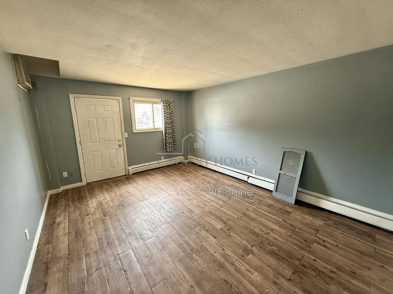 1 bed, 1.0 bath, $825 — Photo 2
