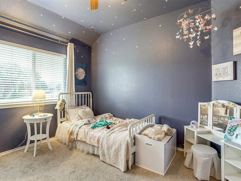 9800 Old Field Dr — Photo 10