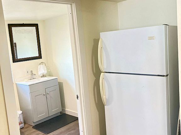 Fridge supplied, right off the Kitchen
