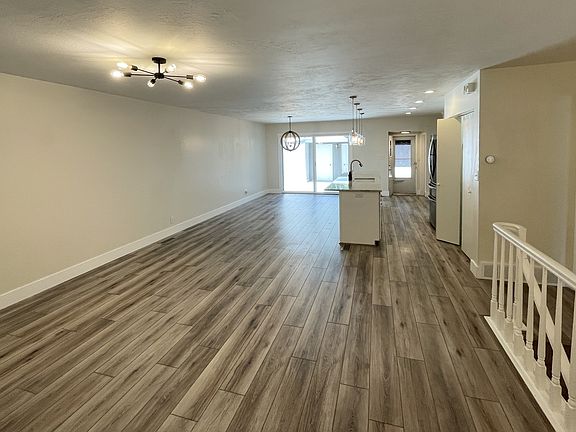 5th image of 852 E Three Fountains Dr Unit 202
