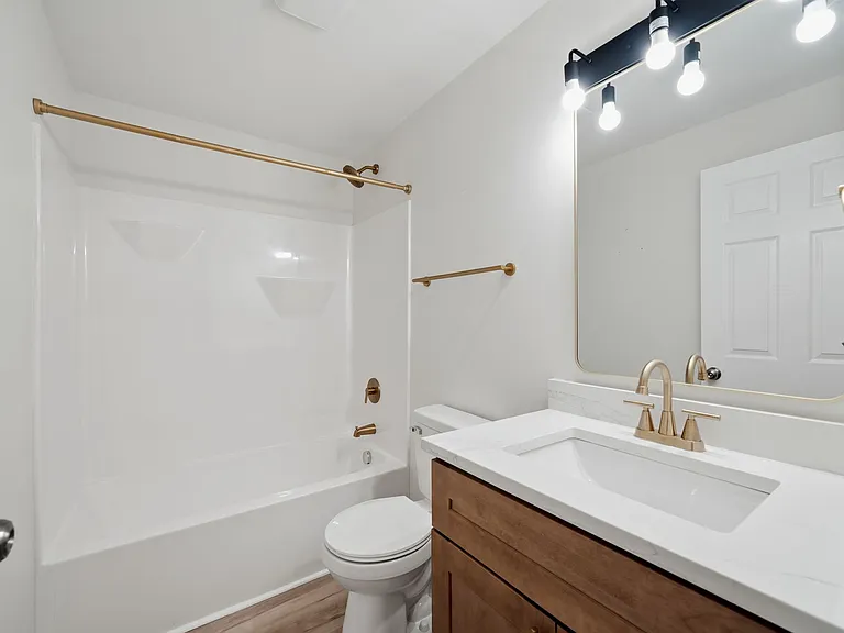 4257 Norfolk Ave #1W — Photo 9