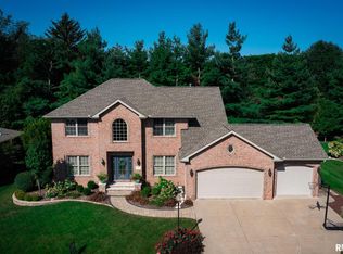 6631 N Greenwich Pl, Peoria, IL 61615