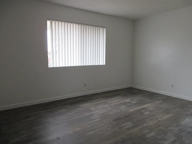 2132 W Princeton Ave #E — Photo 8