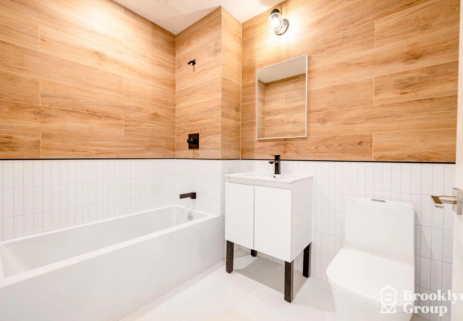1711 Hancock St — Photo 3