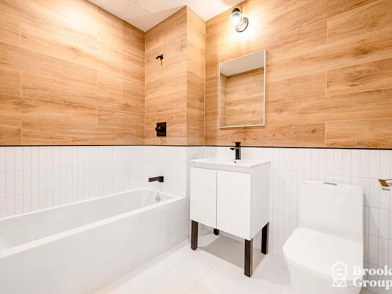 1711 Hancock St #410 — Photo 6