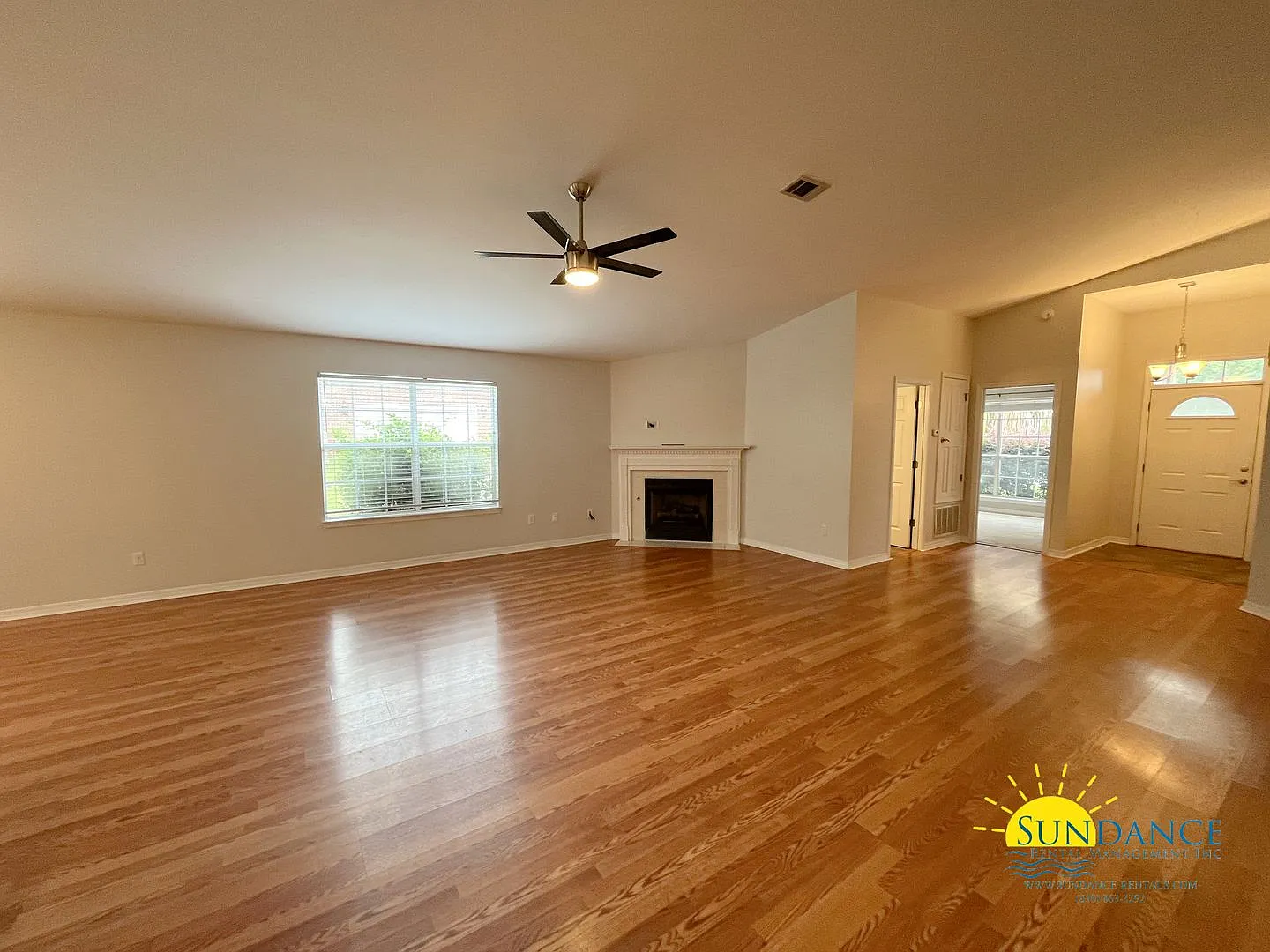 Gorgeous 3 Bedroom Home in Magnolia Plantation — Photo 3
