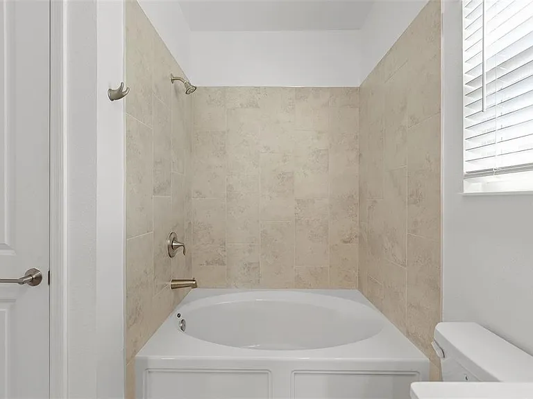 3039 Addison Blvd — Photo 25