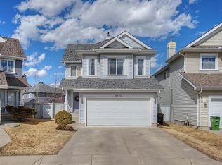 8720 11th Ave SW, Edmonton, AB T6X 1J5