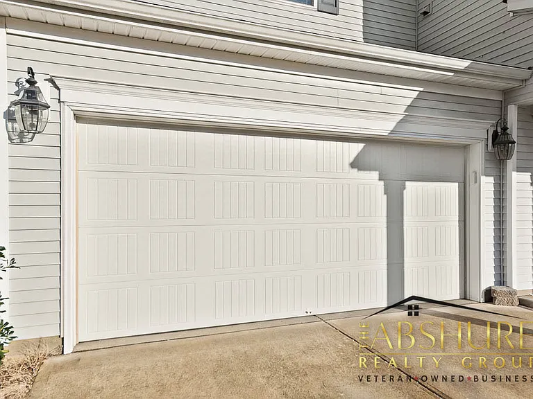 436 Stapleford Ln — Photo 2