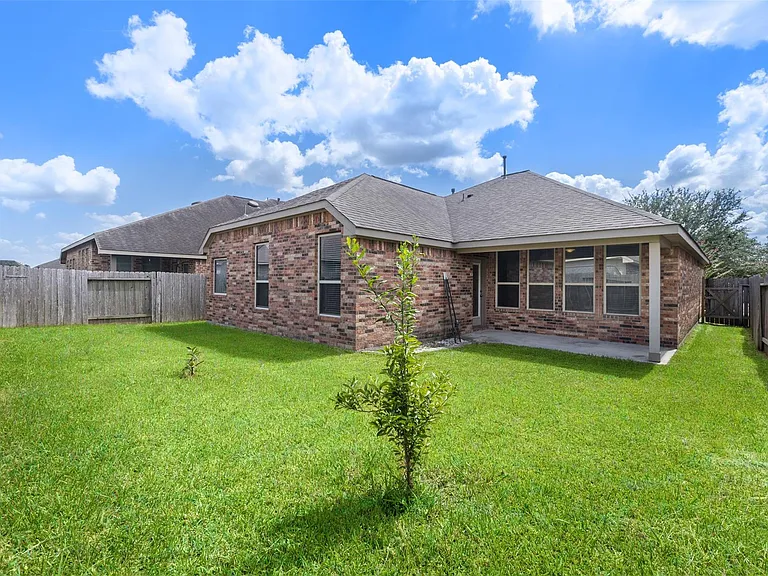 636 Maple Point Dr E — Photo 24