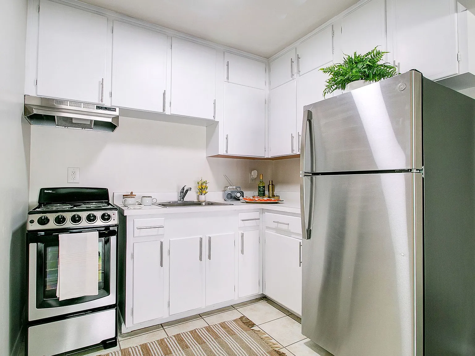 The Elizabeth | 1 & 2 Bedroom Apartments in Gainesville, FL — Photo 2