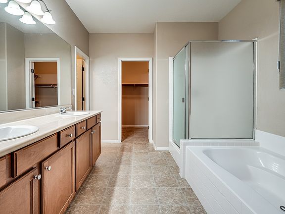 3rd image of 6816 Desert Island St