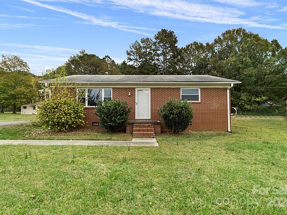2nd image of 2117 Charlotte Hwy