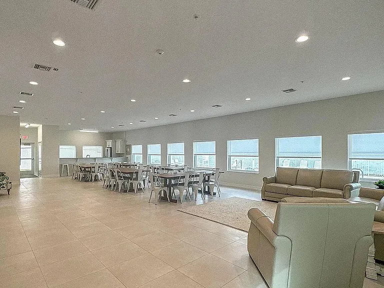 1805 Riverside Dr — Photo 11