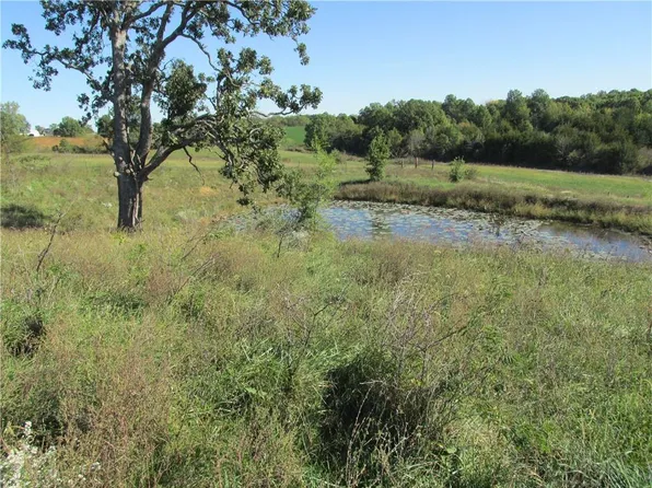 2 SW 52nd Ave, Trenton, MO 64683