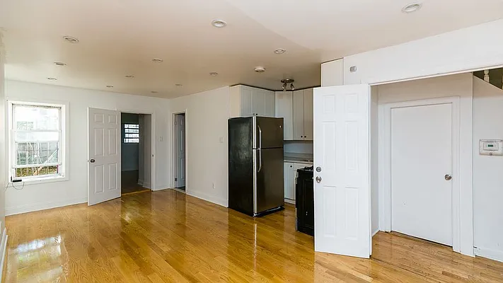 Rented by Nooklyn NYC LLC | media 28
