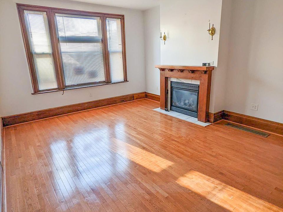 Living room/main entrance