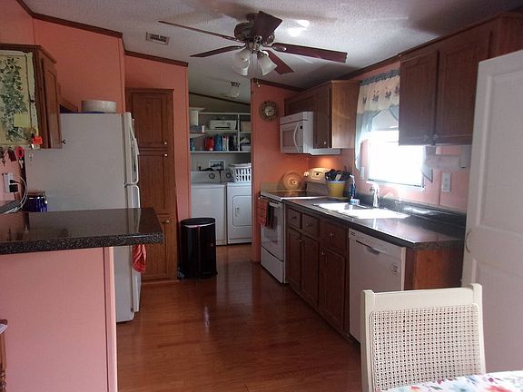 5th image of 80 Crowell St