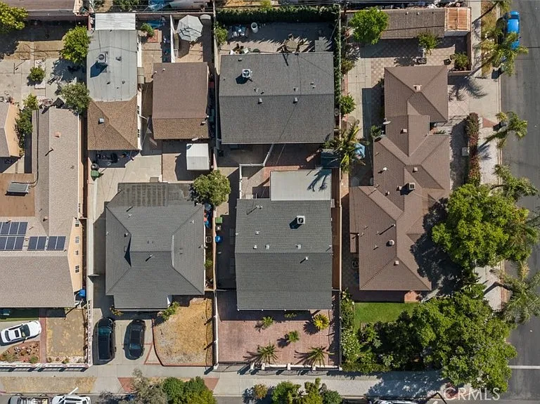 11252 Saticoy St — Photo 33