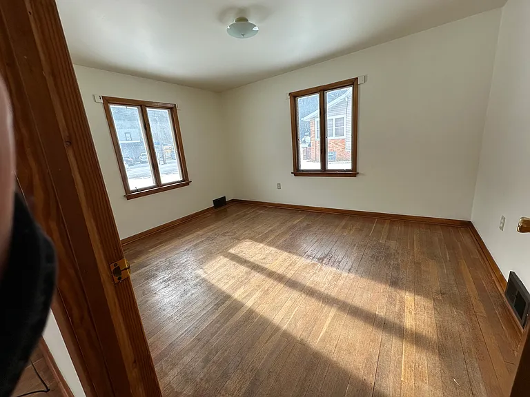 445 Constitution Blvd — Photo 8