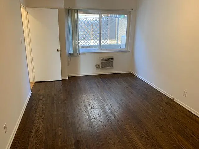 1 bed, 512 sqft, $2,600 — Photo 2
