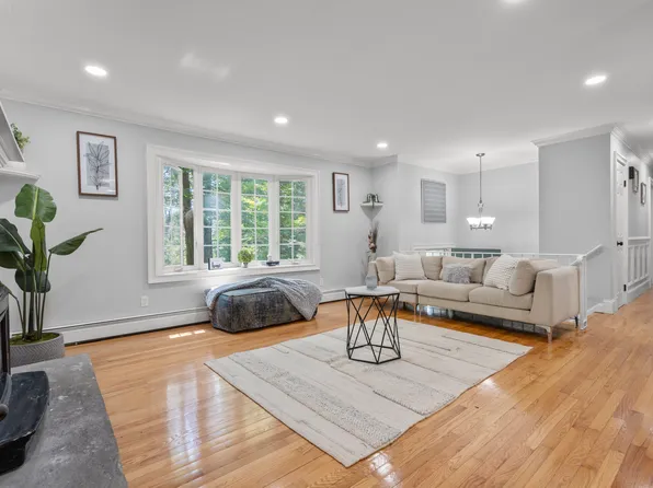 575 North Georges Hill Road, Southbury, CT 06488