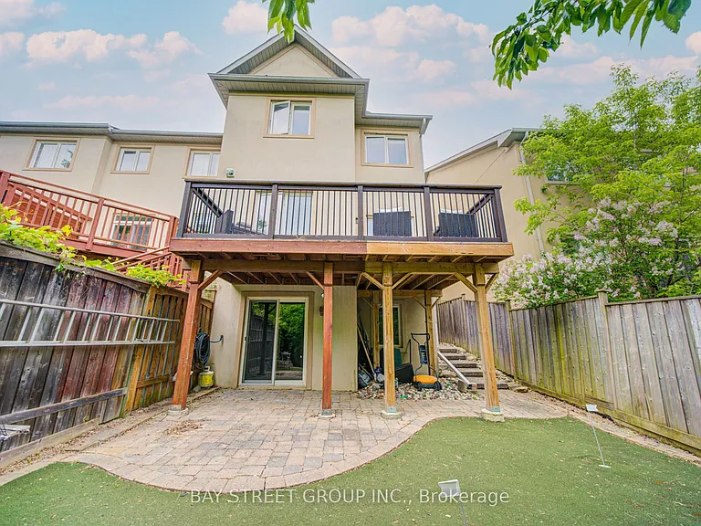 46 Romance Dr — Photo 33