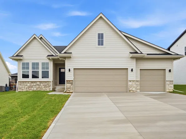 15201 Springbrook Trl, Urbandale, IA 50323