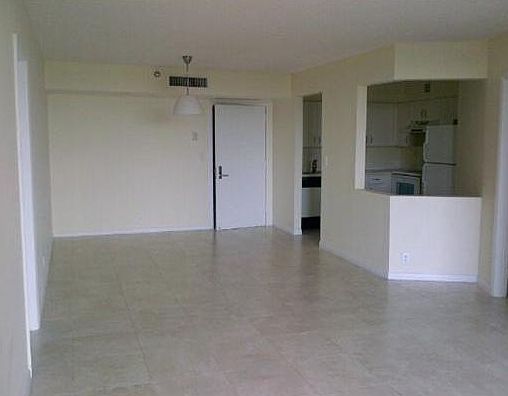 4th image of 3300 NE 191st St APT 510