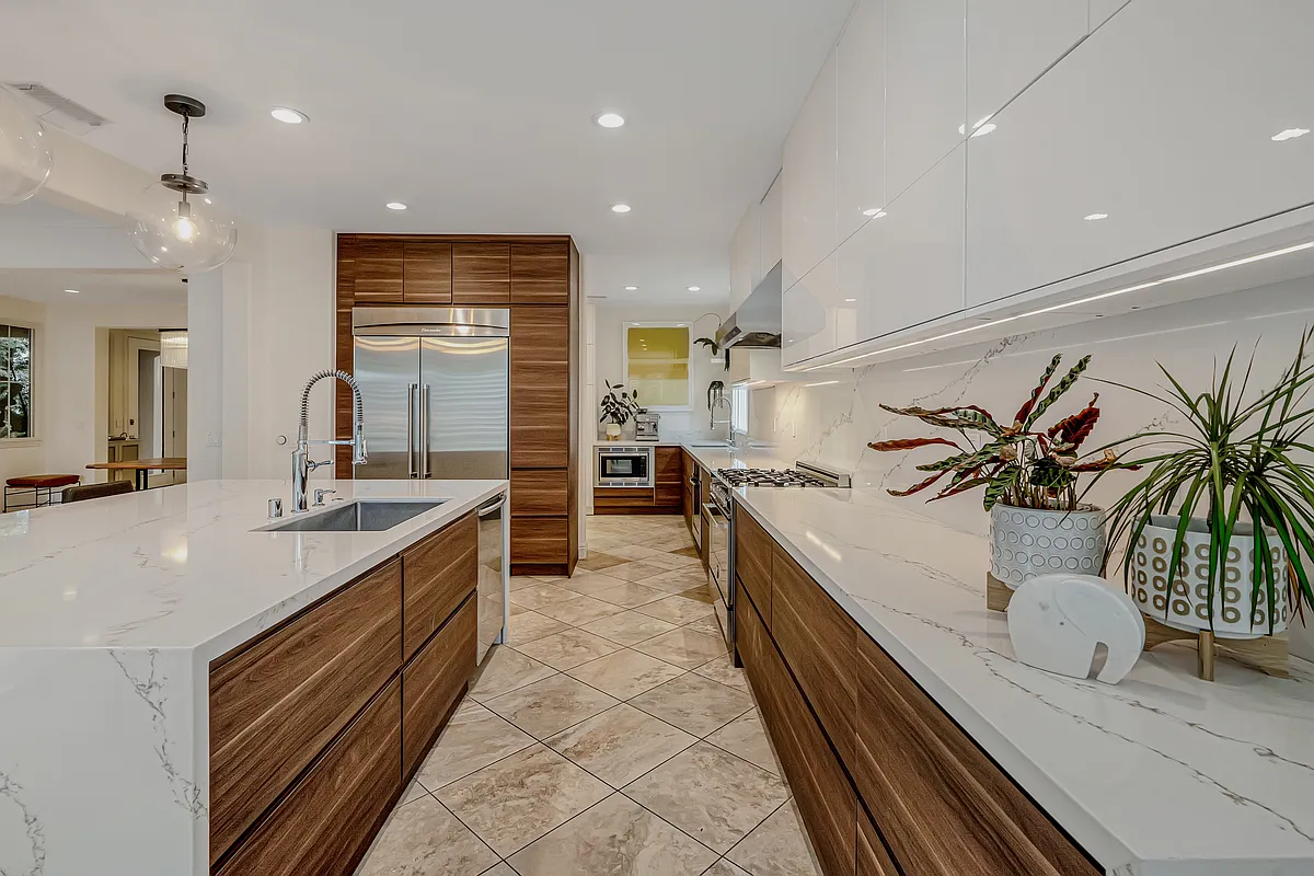 Building Photo - 74 Summerland Cir