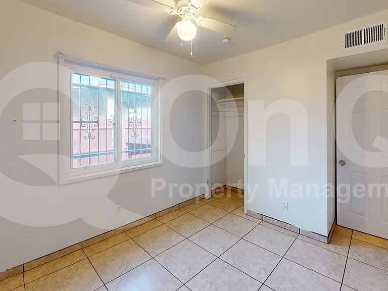 1132 W Knox Pl — Photo 13