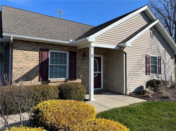 170 Sandy Ct Unit 4, New Middletown, OH 44442