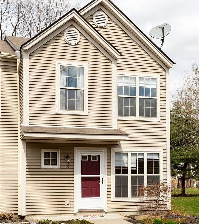 1st image of 19 Troy Ln