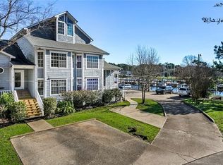 1102 Livingston St, Mandeville, LA 70448