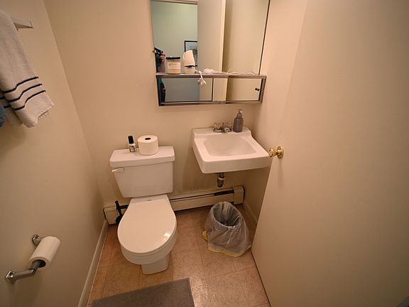 3rd image of 24 Highland Ave APT 9