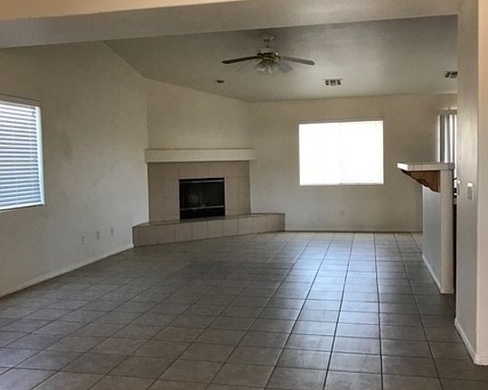 2nd image of 16280 Avenida Descanso