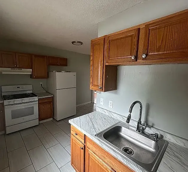 842 Congress Ave #3 — Photo 17