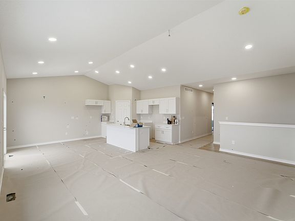 4th image of 403 Varley Ln