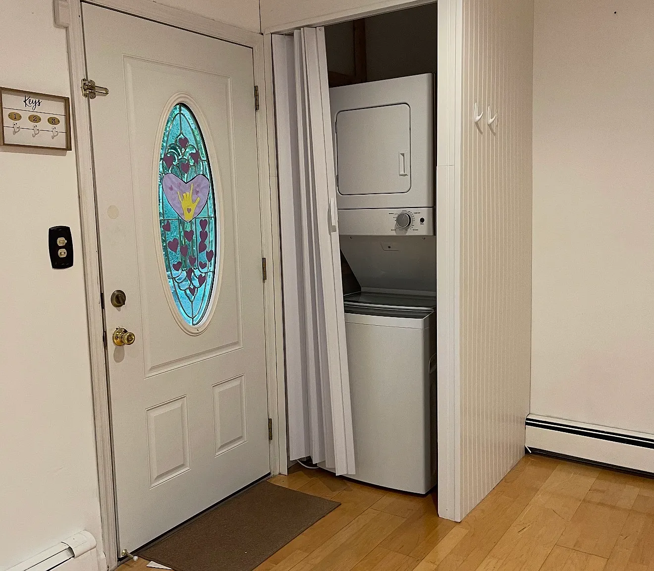 2 bed, 900 sqft, $2,700 — Photo 4