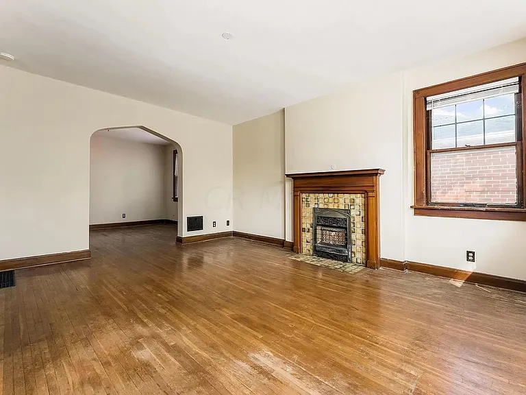 3157 Indianola Ave — Photo 2