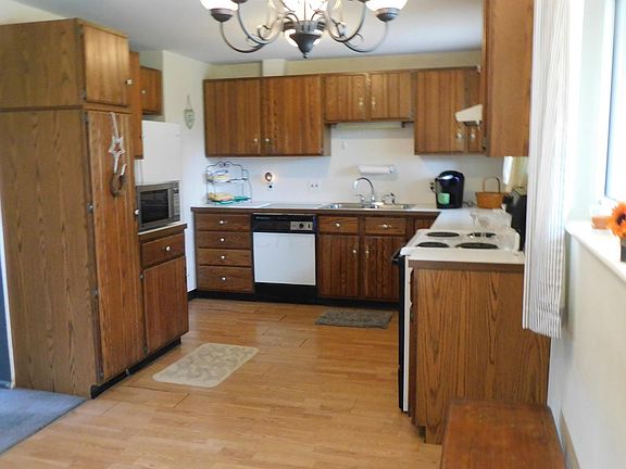 5th image of 6664 Furth Dr