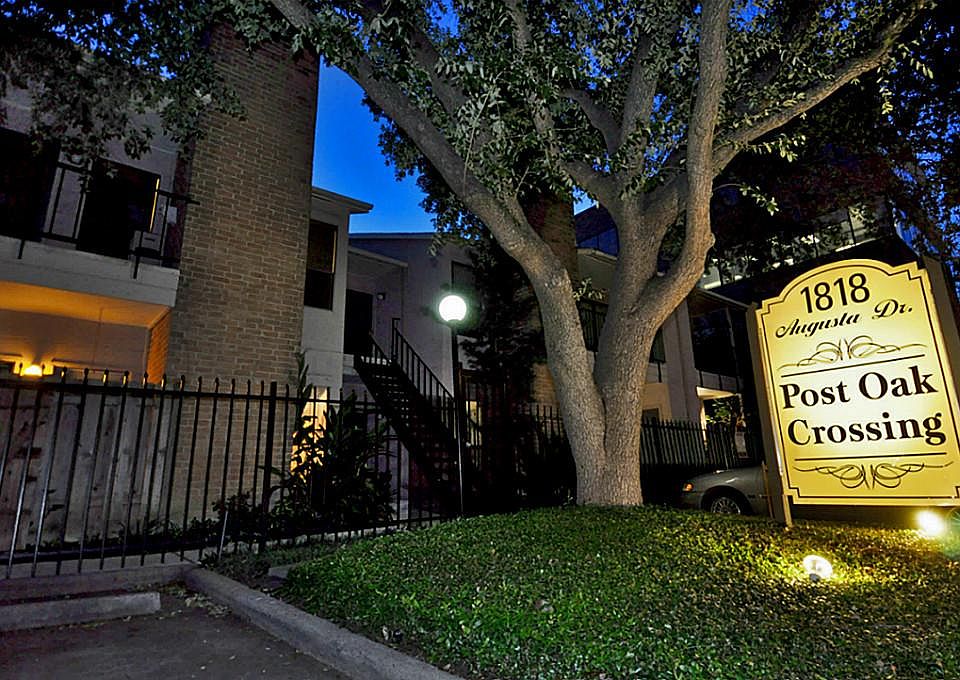 2nd image of 1818 Augusta Dr APT 9