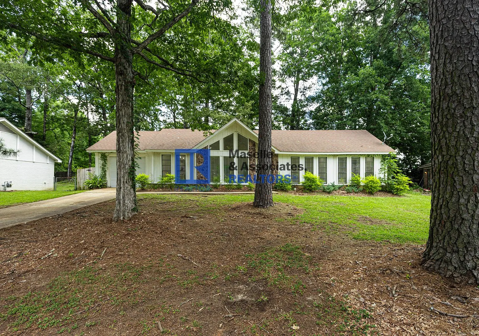 3 Bed/2 Bath Home in Brandon — Photo 1