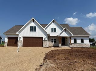 N1926 Morning Glory Ln, Greenville, WI 54942