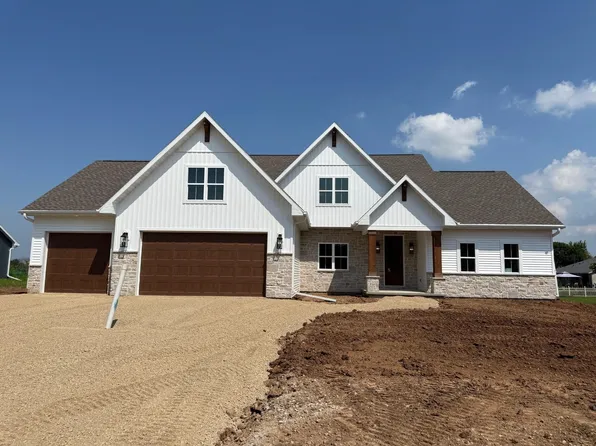N1926 Morning Glory Ln, Greenville, WI 54942