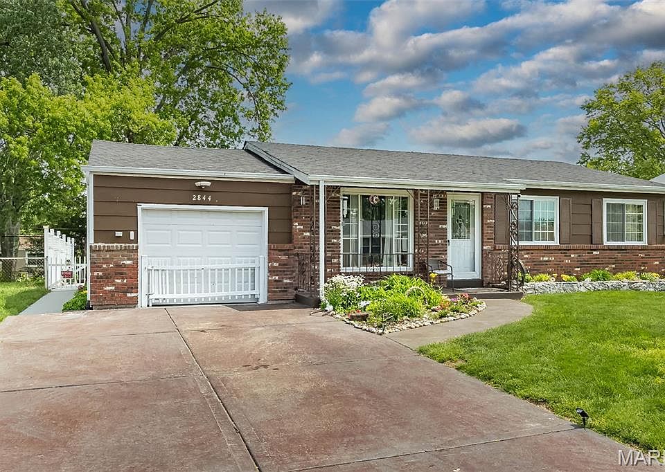 1st image of 2844 Sugar Tree Ln