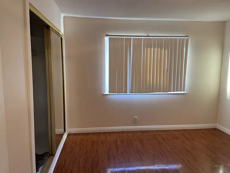 1502 N Hilltop Dr — Photo 4