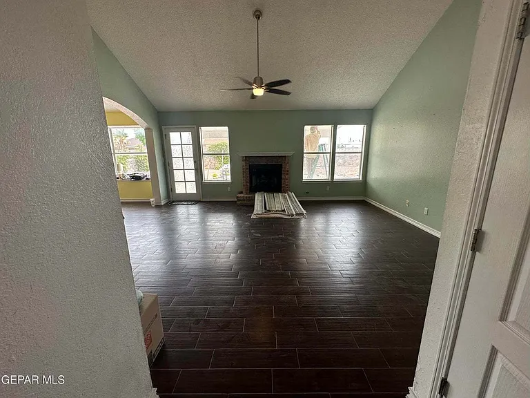 408 Hadley Pl — Photo 26